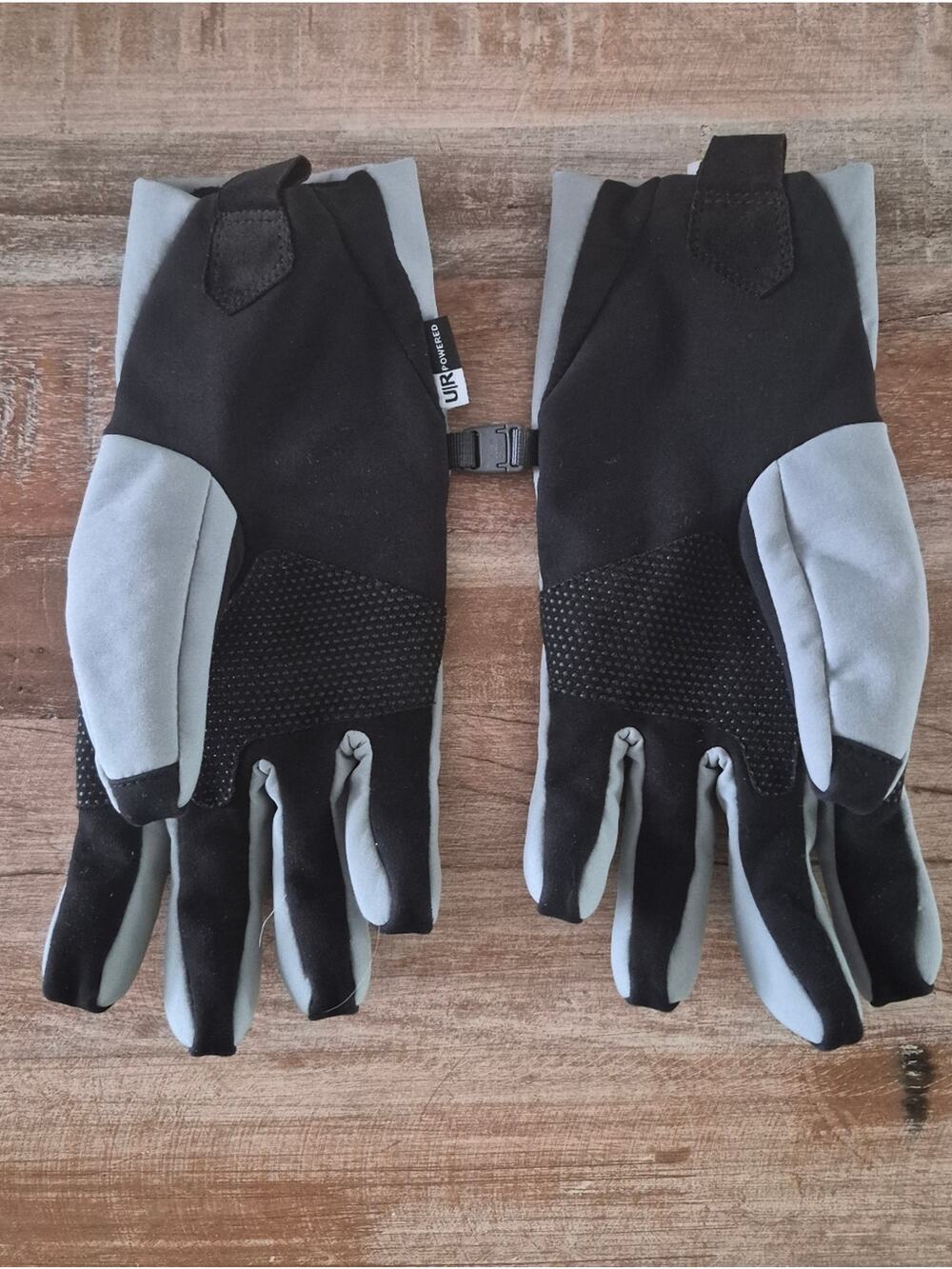 The North Face Gray UR powered Outdoor Women Size S gloves